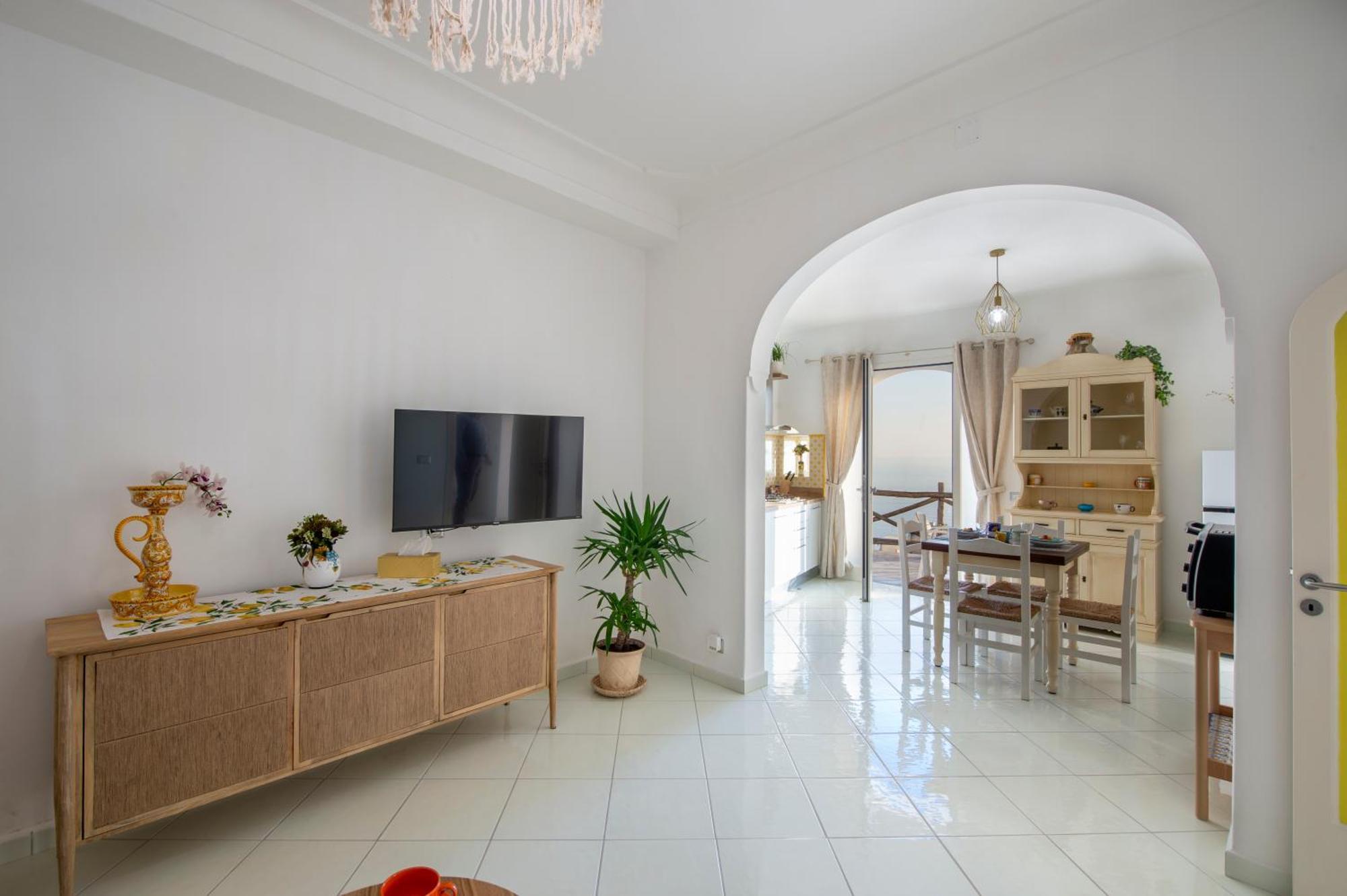 Апартаменты Aria Di Mare,Near Elevator, Few Steps, Parking, Garden Позитано Экстерьер фото