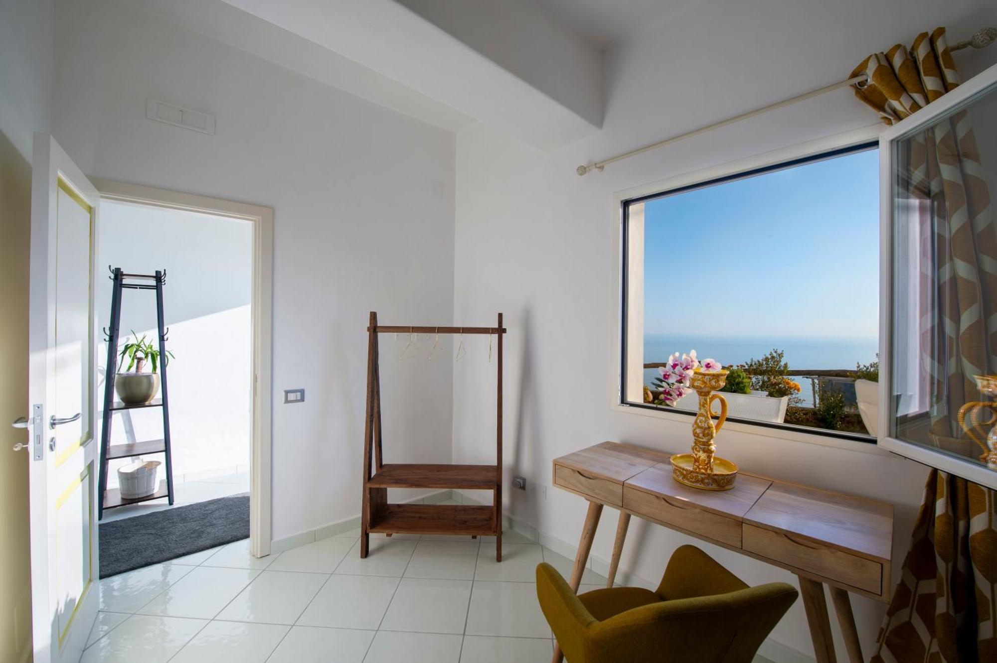 Апартаменты Aria Di Mare,Near Elevator, Few Steps, Parking, Garden Позитано Экстерьер фото