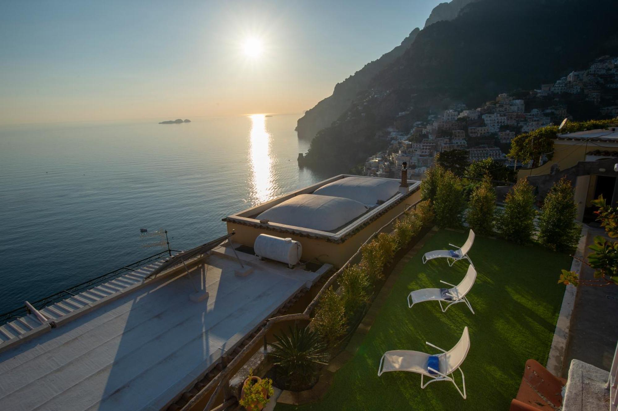 Апартаменты Aria Di Mare,Near Elevator, Few Steps, Parking, Garden Позитано Экстерьер фото